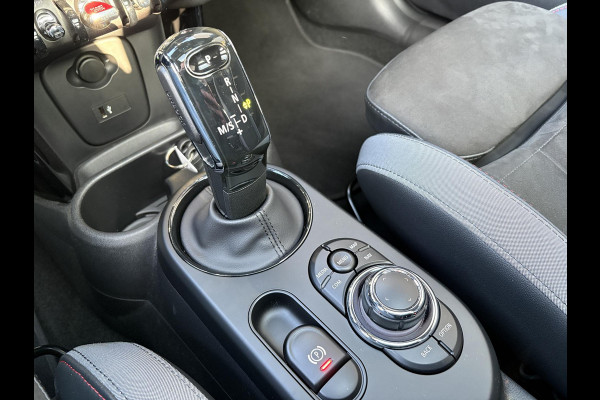 MINI Mini 2.0 John Cooper Works Essential 230pk | Panoramadak | Stoelverwarming |