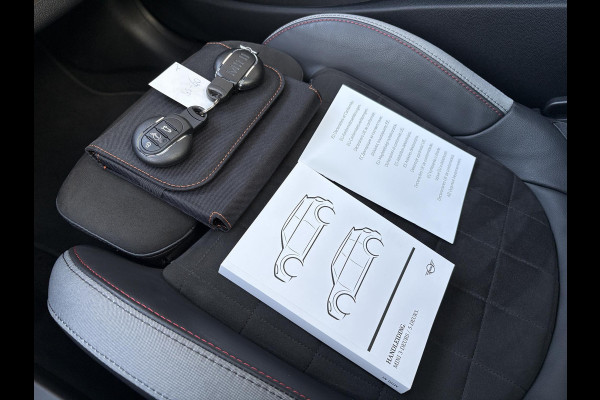 MINI Mini 2.0 John Cooper Works Essential 230pk | Panoramadak | Stoelverwarming |