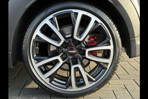 MINI Mini 2.0 John Cooper Works Essential 230pk | Panoramadak | Stoelverwarming |
