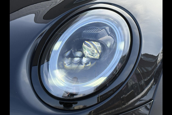 MINI Mini 2.0 John Cooper Works Essential 230pk | Panoramadak | Stoelverwarming |