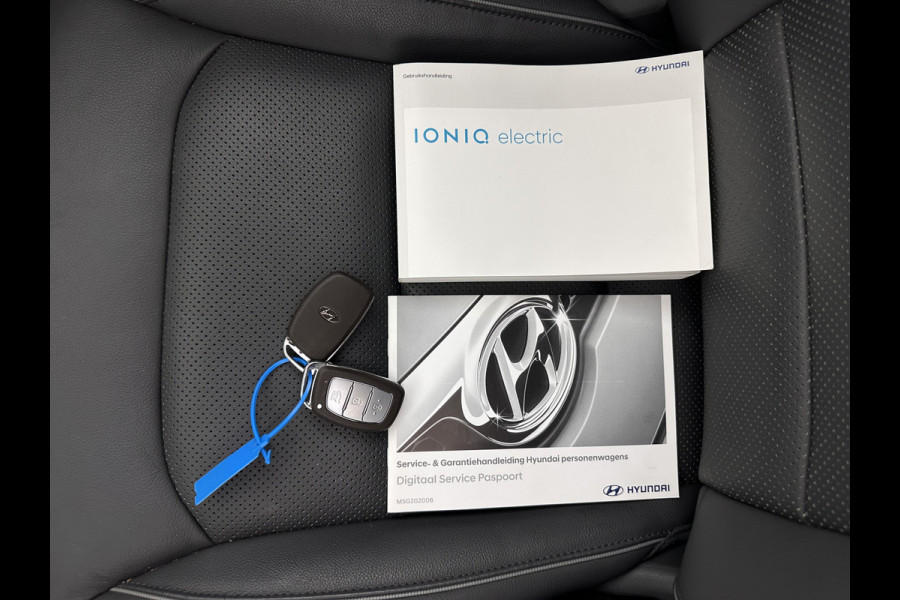 Hyundai IONIQ Premium EV 38 kWh {SOH-97%} (INCL.BTW) Aut *HEATPUMP | PANO | LEATHER | FULL-LED | ADAPTIVE-CRUISE | KEYLESS | NAVI-FULLMAP | DAB | CAMERA | MEMORY-PACK | DIGI-COCKPIT | HEATED/VENTILATED-SEATS | CCS- FASTLOADER | 16''A
