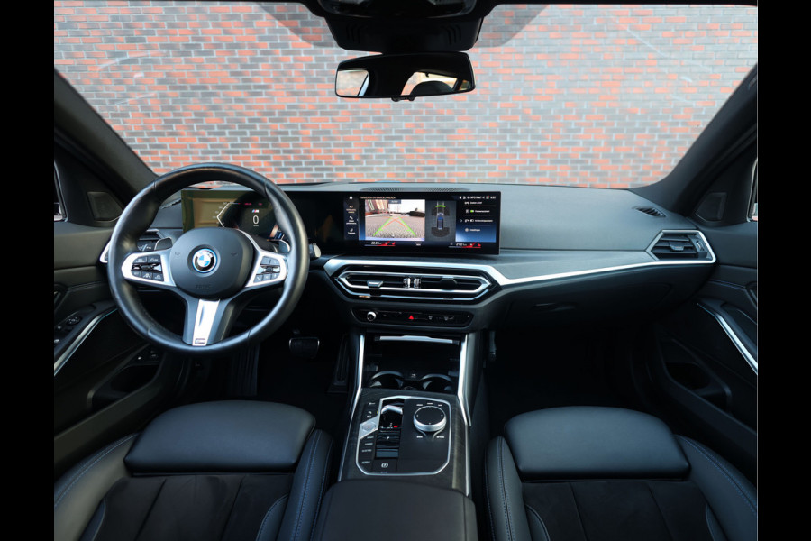 BMW 3 Serie Touring 330e | Skyskraper - M Sport Pro - Camera - Pano - Trekhaak