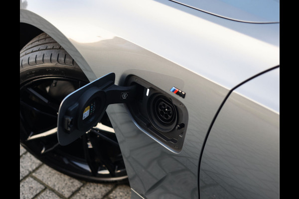 BMW 3 Serie Touring 330e | Skyskraper - M Sport Pro - Camera - Pano - Trekhaak