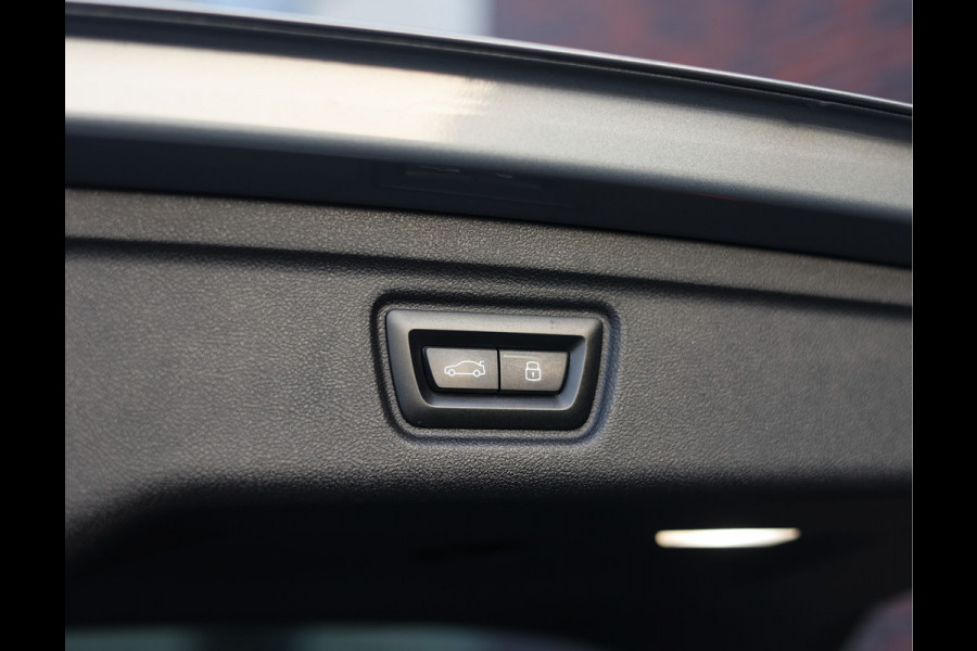 BMW 3 Serie Touring 330e | Skyskraper - M Sport Pro - Camera - Pano - Trekhaak