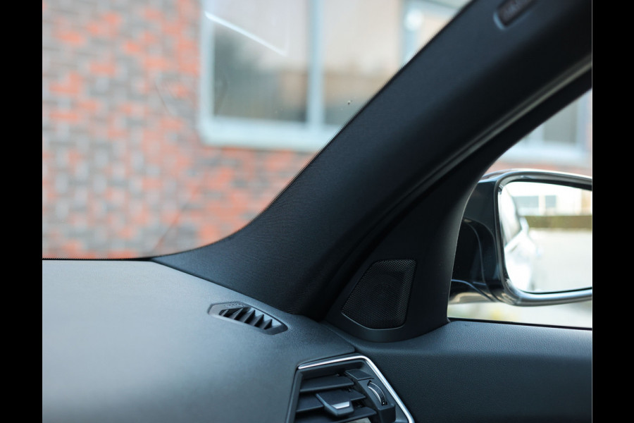 BMW 3 Serie Touring 330e | Skyskraper - M Sport Pro - Camera - Pano - Trekhaak