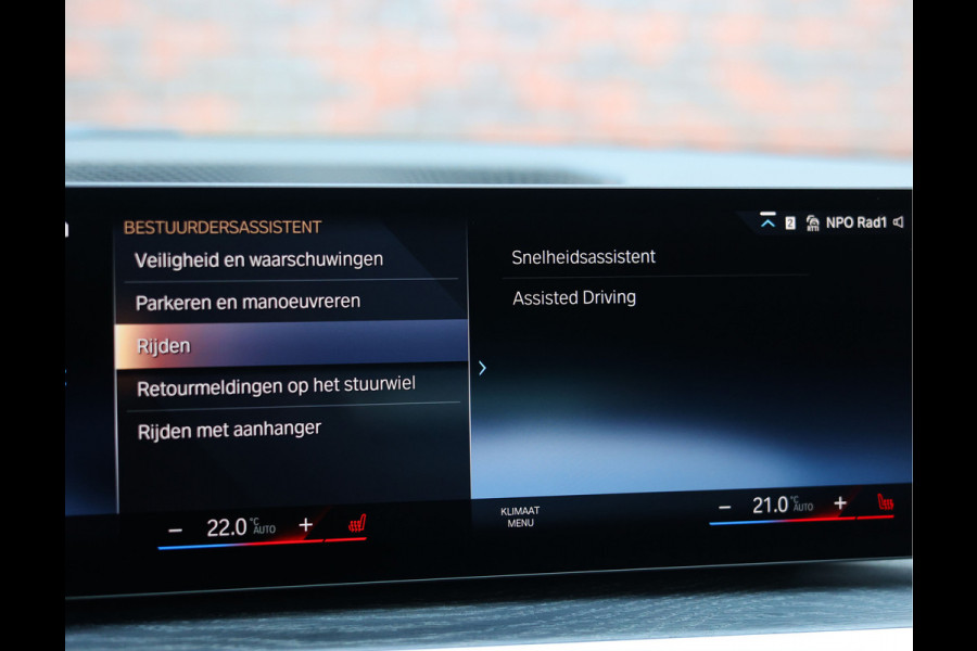 BMW 3 Serie Touring 330e | Skyskraper - M Sport Pro - Camera - Pano - Trekhaak