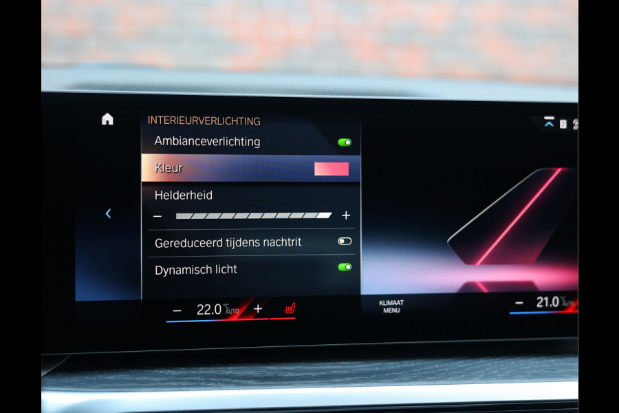 BMW 3 Serie Touring 330e | Skyskraper - M Sport Pro - Camera - Pano - Trekhaak