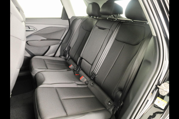 Audi Q3 Advanced edition e-hybrid 272 pk | Techniekpakket plus | Glazen panoramadak | Ambiente lichtpakket | Verwarmbaar stuurwiel |