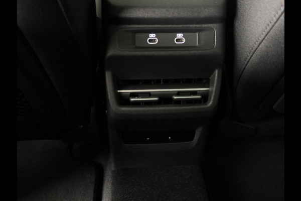 Audi Q3 Advanced edition e-hybrid 272 pk | Techniekpakket plus | Glazen panoramadak | Ambiente lichtpakket | Verwarmbaar stuurwiel |