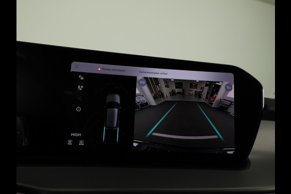 Audi Q3 Advanced edition e-hybrid 272 pk | Techniekpakket plus | Glazen panoramadak | Ambiente lichtpakket | Verwarmbaar stuurwiel |