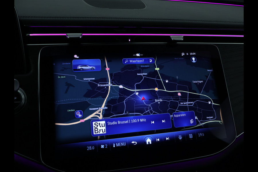 Mercedes-Benz E-Klasse Estate 300 e AMG Plug-In Hybride | AMG Styling | Trekhaak | Digital light | Keyless go | Distronic | Keyless go | Memory Pakket voorsteoelen. Inclusief 24 maanden MB Certified garantie voor Europa.