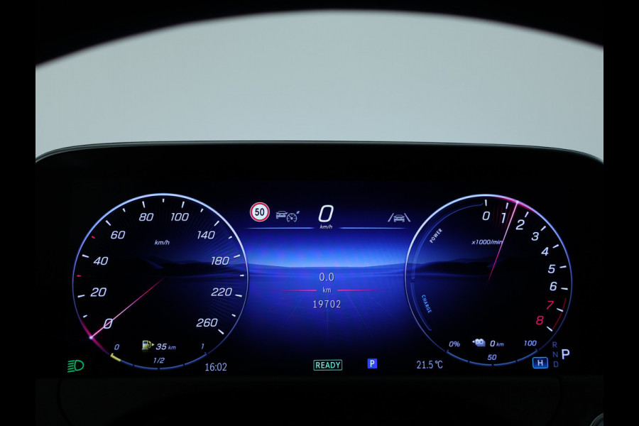 Mercedes-Benz E-Klasse Estate 300 e AMG Plug-In Hybride | AMG Styling | Trekhaak | Digital light | Keyless go | Distronic | Keyless go | Memory Pakket voorsteoelen. Inclusief 24 maanden MB Certified garantie voor Europa.