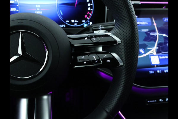 Mercedes-Benz E-Klasse Estate 300 e AMG Plug-In Hybride | AMG Styling | Trekhaak | Digital light | Keyless go | Distronic | Keyless go | Memory Pakket voorsteoelen. Inclusief 24 maanden MB Certified garantie voor Europa.