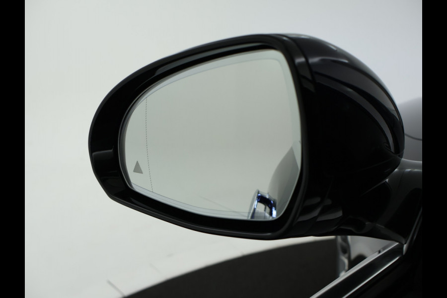 Mercedes-Benz E-Klasse Estate 300 e AMG Plug-In Hybride | AMG Styling | Trekhaak | Digital light | Keyless go | Distronic | Keyless go | Memory Pakket voorsteoelen. Inclusief 24 maanden MB Certified garantie voor Europa.