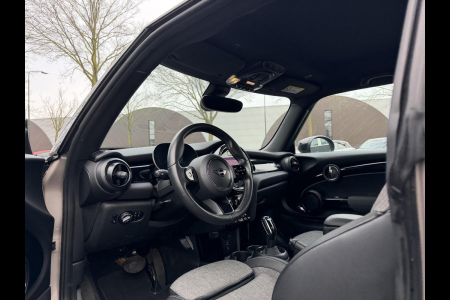 MINI Mini 1.5 Cooper Camden Go Edition FULL LED | STOELVERWARMING | CAMERA | APPLE CARPLAY | CLIMATE CONTROL | KEYLESS | DEALER ONDERHOUDEN | 12 MND BOVAG GARANTIE