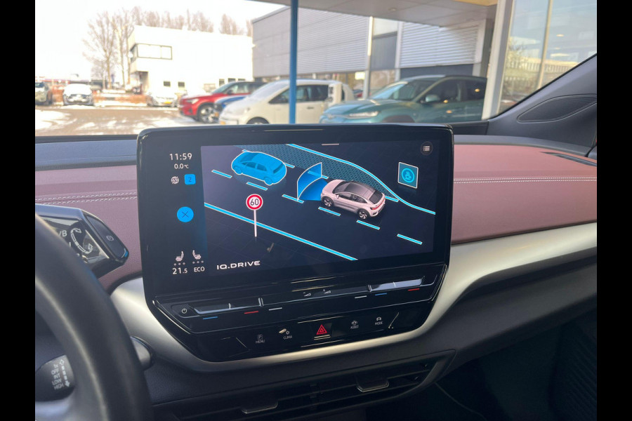 Volkswagen ID.5 Pro 77 kWh | Stoel- en stuurwielverwarming | Achteruitrijcamera | 20 inch velgen | Getint glas | Navigatie
