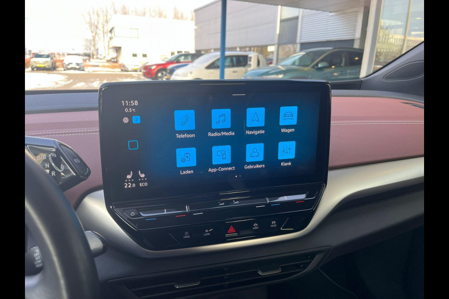 Volkswagen ID.5 Pro 77 kWh | Stoel- en stuurwielverwarming | Achteruitrijcamera | 20 inch velgen | Getint glas | Navigatie