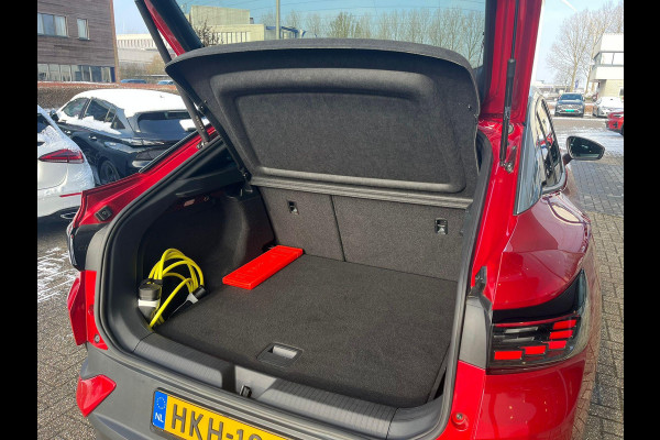 Volkswagen ID.5 Pro 77 kWh | Stoel- en stuurwielverwarming | Achteruitrijcamera | 20 inch velgen | Getint glas | Navigatie