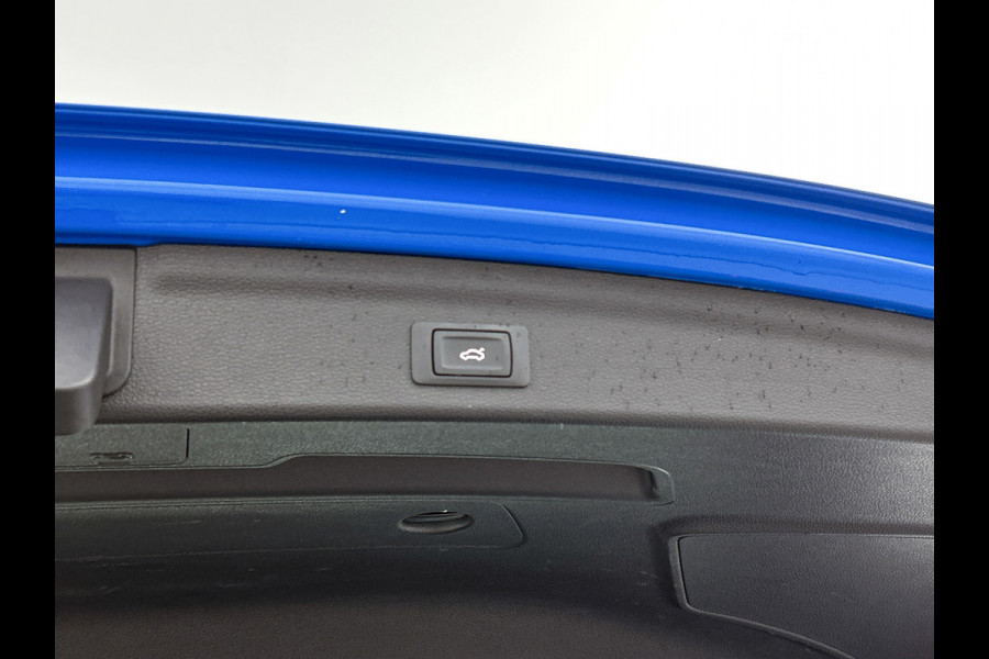 Audi Q3 40 TFSI quattro 3x S Line(NL-auto, Panorama, Dealer OndH, Digitale Dash, PDC V+A, Lane Assist, Addpt Cruise Con,Etc)