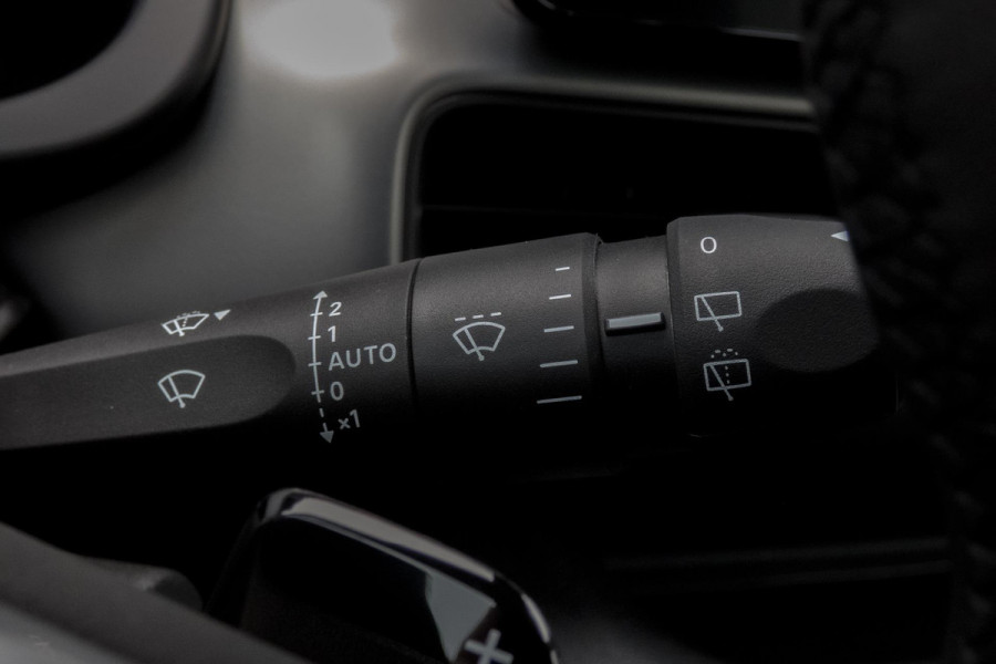 Jeep Avenger 1.2 e-Hybrid Altitude | STOELVERWARMING | ADAPTIEVE CRUISE CONTROL | PARKEERSENSOREN