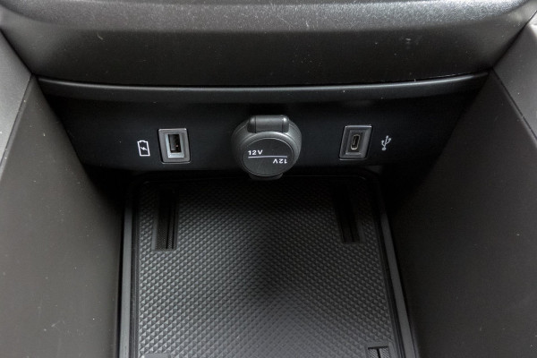 Jeep Avenger 1.2 e-Hybrid Altitude | STOELVERWARMING | ADAPTIEVE CRUISE CONTROL | PARKEERSENSOREN