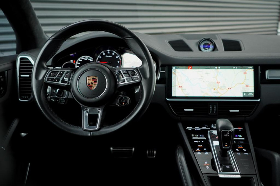 Porsche Cayenne 4.0 Turbo / PSCB / Pano / Burmester / Stoelklima / Trekhaak Elek