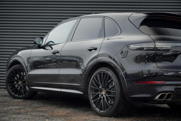 Porsche Cayenne 4.0 Turbo / PSCB / Pano / Burmester / Stoelklima / Trekhaak Elek