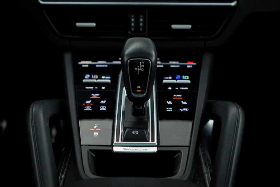 Porsche Cayenne 4.0 Turbo / PSCB / Pano / Burmester / Stoelklima / Trekhaak Elek