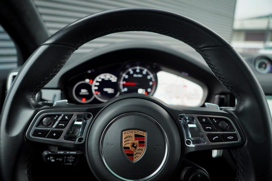 Porsche Cayenne 4.0 Turbo / PSCB / Pano / Burmester / Stoelklima / Trekhaak Elek