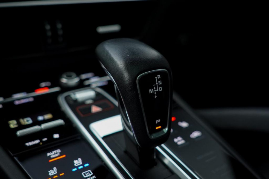 Porsche Cayenne 4.0 Turbo / PSCB / Pano / Burmester / Stoelklima / Trekhaak Elek