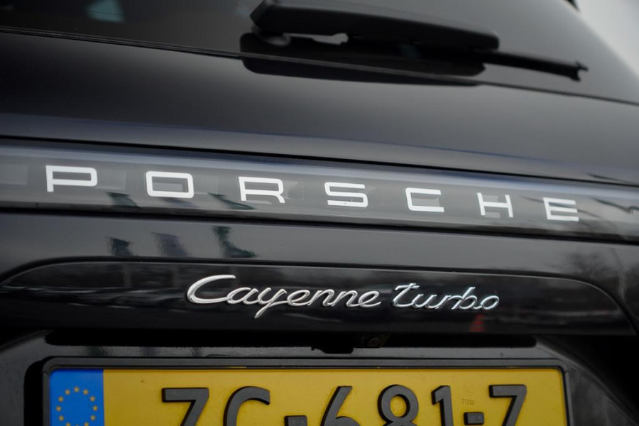 Porsche Cayenne 4.0 Turbo / PSCB / Pano / Burmester / Stoelklima / Trekhaak Elek