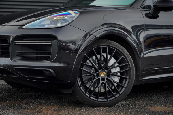 Porsche Cayenne 4.0 Turbo / PSCB / Pano / Burmester / Stoelklima / Trekhaak Elek