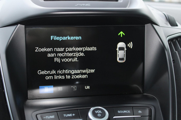 Ford C-MAX 1.0 Titanium 125pk | Stoelverwarming | Trekhaak | Camera | Xenon