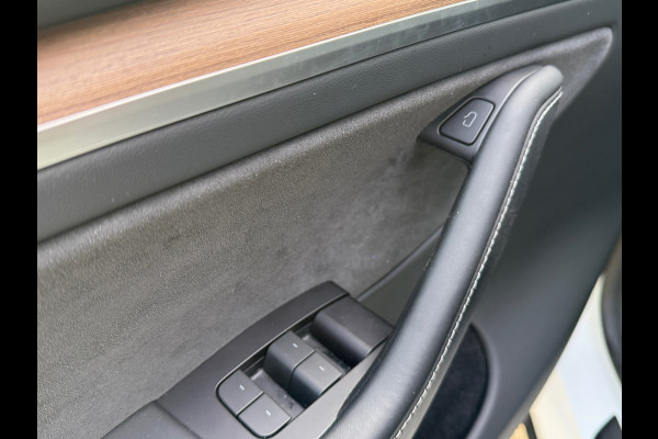 Tesla Model Y Long Range AWD 75 kWh 94% SOH FSD Dealer Onderhouden