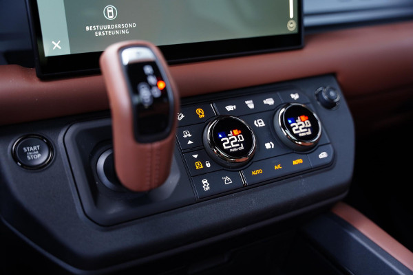 Land Rover Defender 110 P 635 Octa 4.4 Edition One / BTW / Panoramadak / Meridian