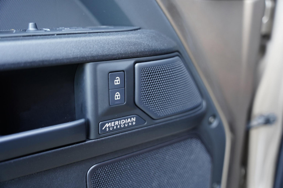 Land Rover Defender 110 P 635 Octa 4.4 Edition One / BTW / Panoramadak / Meridian