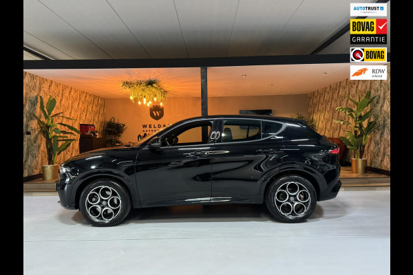 Alfa Romeo Tonale 1.5T Hybrid Ti Garantie StuurVW StoelVW Camera Adoptieve Cruise Elek Achterklep Navi Clima Led Dab Rijklaar