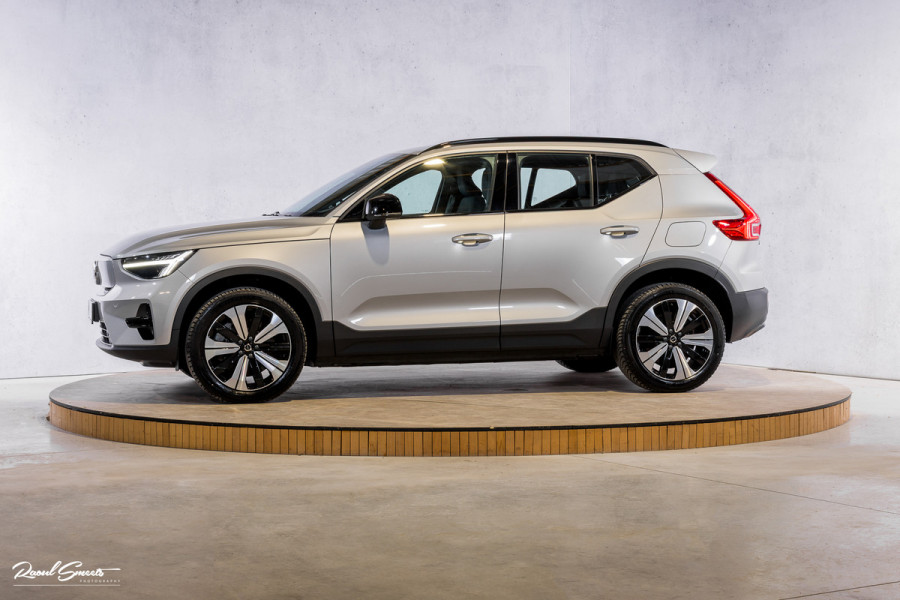 Volvo XC40 Recharge Plus | Adaptieve Cruise | Blis | Zwenkbare trekhaak | Actieve bochtverlichting |