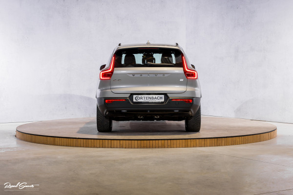 Volvo XC40 Recharge Plus | Adaptieve Cruise | Blis | Zwenkbare trekhaak | Actieve bochtverlichting |