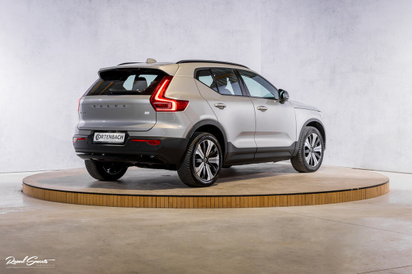 Volvo XC40 Recharge Plus | Adaptieve Cruise | Blis | Zwenkbare trekhaak | Actieve bochtverlichting |