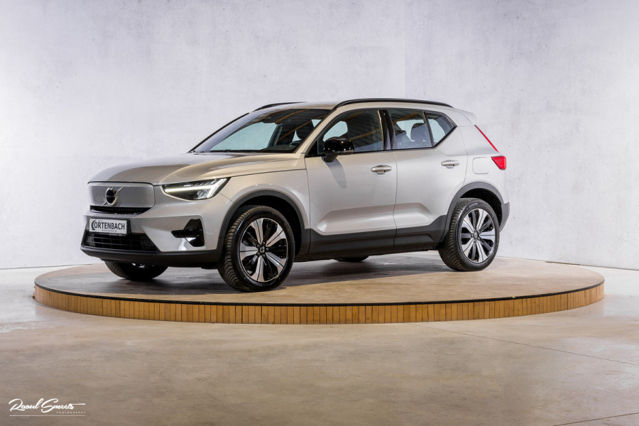 Volvo XC40 Recharge Plus | Adaptieve Cruise | Blis | Zwenkbare trekhaak | Actieve bochtverlichting |