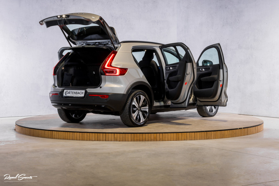 Volvo XC40 Recharge Plus | Adaptieve Cruise | Blis | Zwenkbare trekhaak | Actieve bochtverlichting |