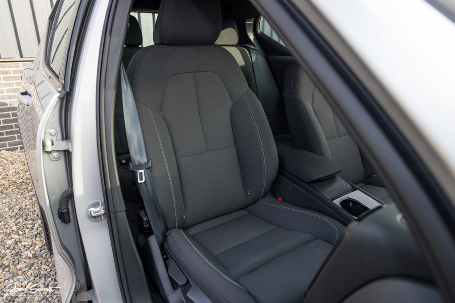 Volvo XC40 Recharge Plus | Adaptieve Cruise | Blis | Zwenkbare trekhaak | Actieve bochtverlichting |