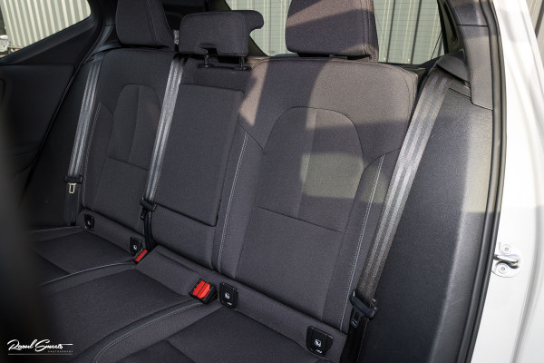 Volvo XC40 Recharge Plus | Adaptieve Cruise | Blis | Zwenkbare trekhaak | Actieve bochtverlichting |