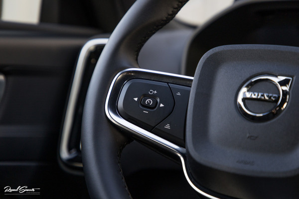 Volvo XC40 Recharge Plus | Adaptieve Cruise | Blis | Zwenkbare trekhaak | Actieve bochtverlichting |