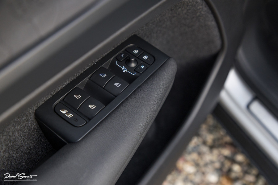 Volvo XC40 Recharge Plus | Adaptieve Cruise | Blis | Zwenkbare trekhaak | Actieve bochtverlichting |