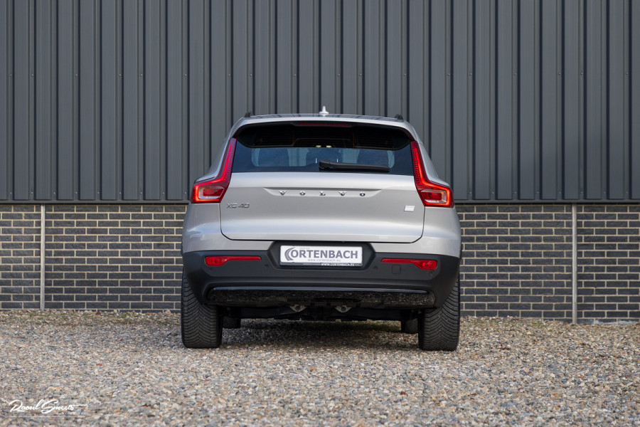 Volvo XC40 Recharge Plus | Adaptieve Cruise | Blis | Zwenkbare trekhaak | Actieve bochtverlichting |