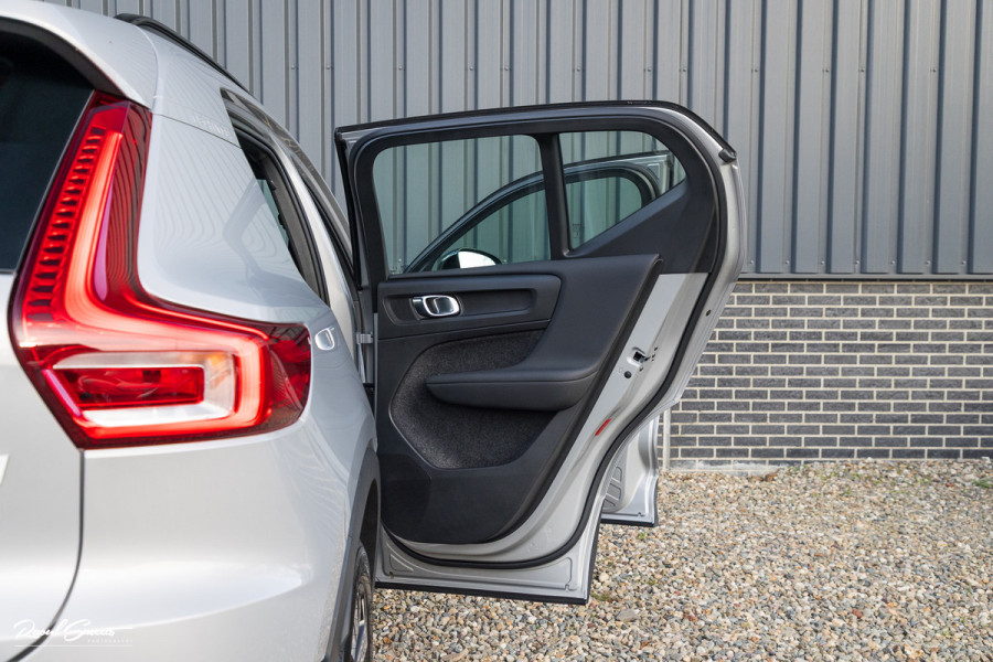 Volvo XC40 Recharge Plus | Adaptieve Cruise | Blis | Zwenkbare trekhaak | Actieve bochtverlichting |
