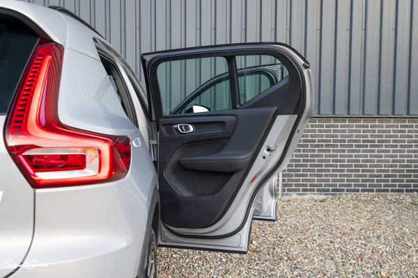 Volvo XC40 Recharge Plus | Adaptieve Cruise | Blis | Zwenkbare trekhaak | Actieve bochtverlichting |
