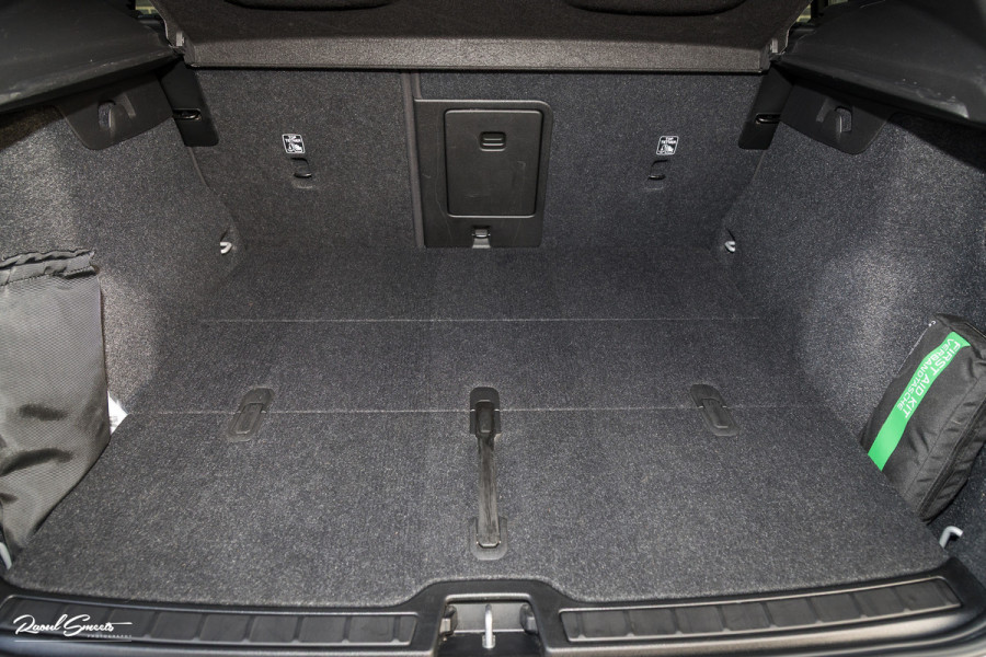 Volvo XC40 Recharge Plus | Adaptieve Cruise | Blis | Zwenkbare trekhaak | Actieve bochtverlichting |